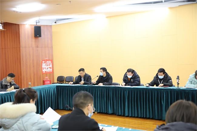 开展党员批评与自我批评
