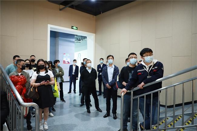 市科协党组书记朱嘉浩一行到展厅检查活动开展状况